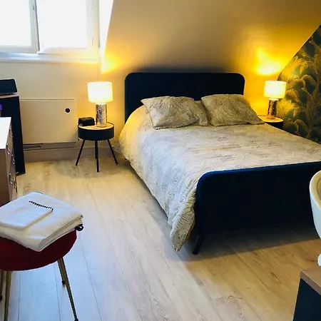 Au Pied Du Circuit Des 24h, Chez Celine Le Mans